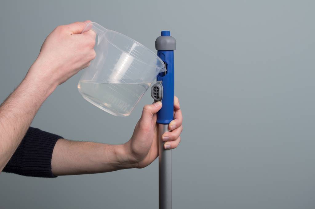 MN0202 Pichet 1L pour remplissage des manches-reservoir - vue 2