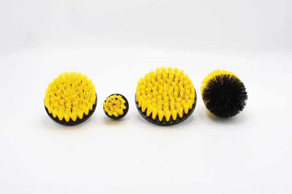 Lot de 4 brosses (poils durs jaunes) pour visseuse - (PCB20)