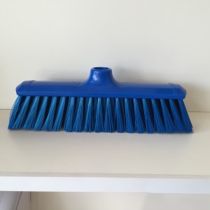 Balai 1/2 dur couleur bleu gamme alimentaire 29cm (PCB6)